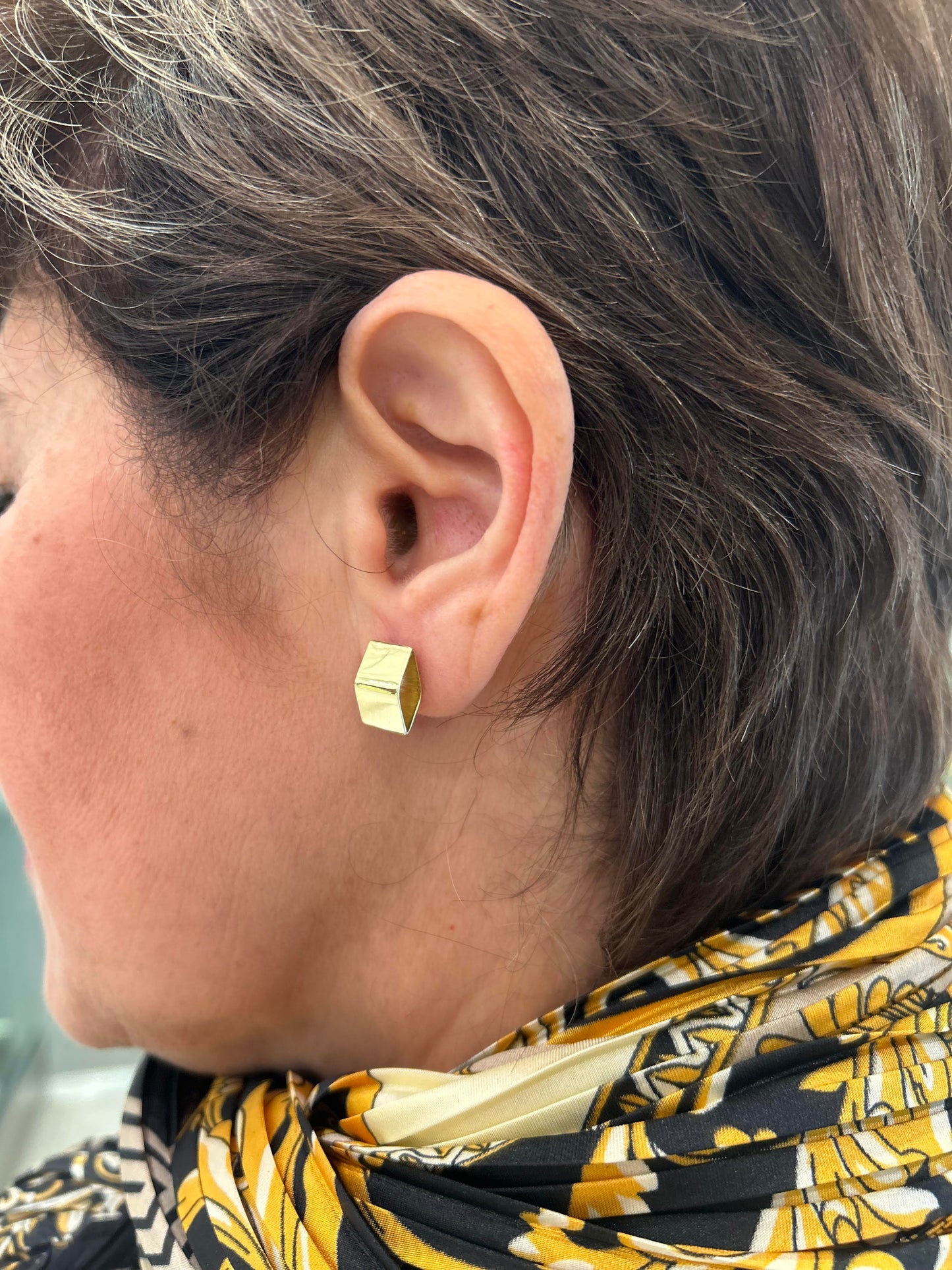 3d gold stud earrings for women and men