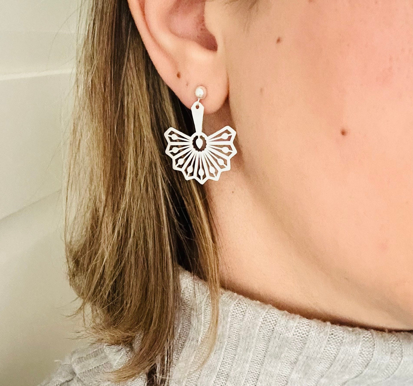 Silver drop fan earrings for women Image 1