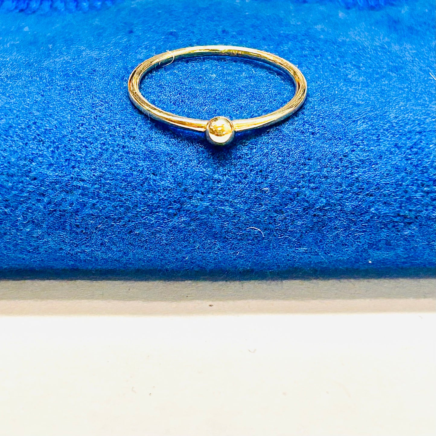 10k gold ball ring Image 3