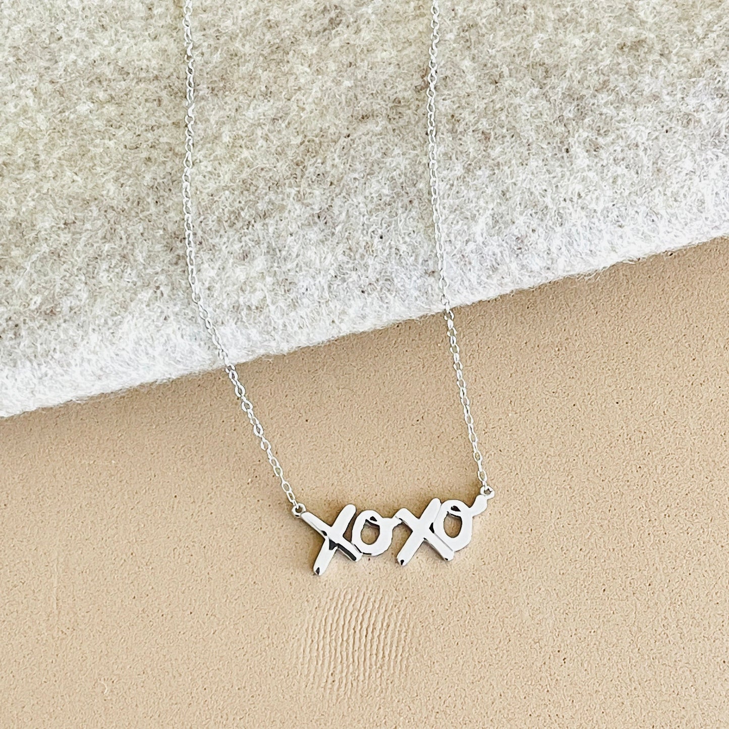 XOXO necklace in silver for women - KIA JEWELRY SHOP
