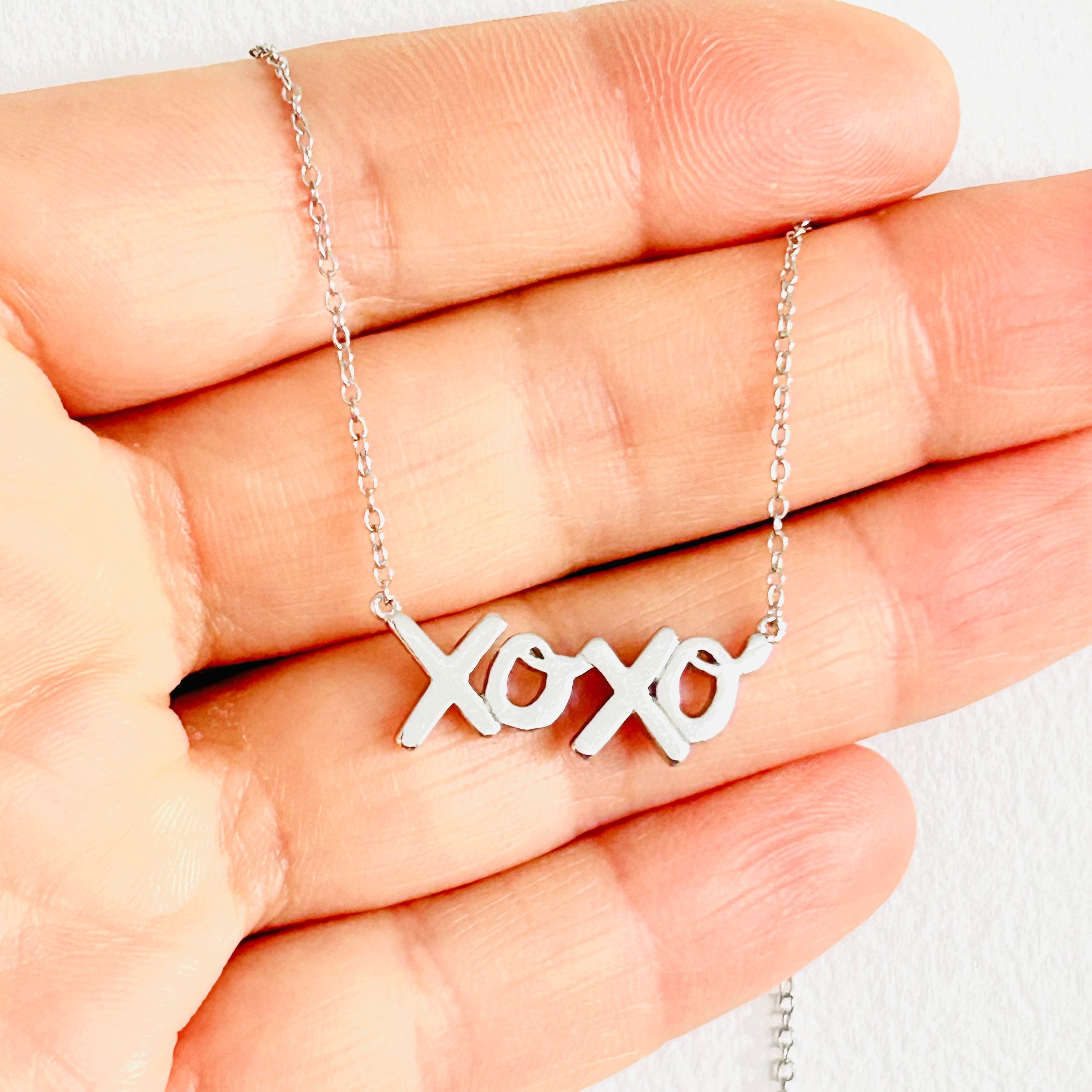 XOXO necklace in silver for women - KIA JEWELRY SHOP