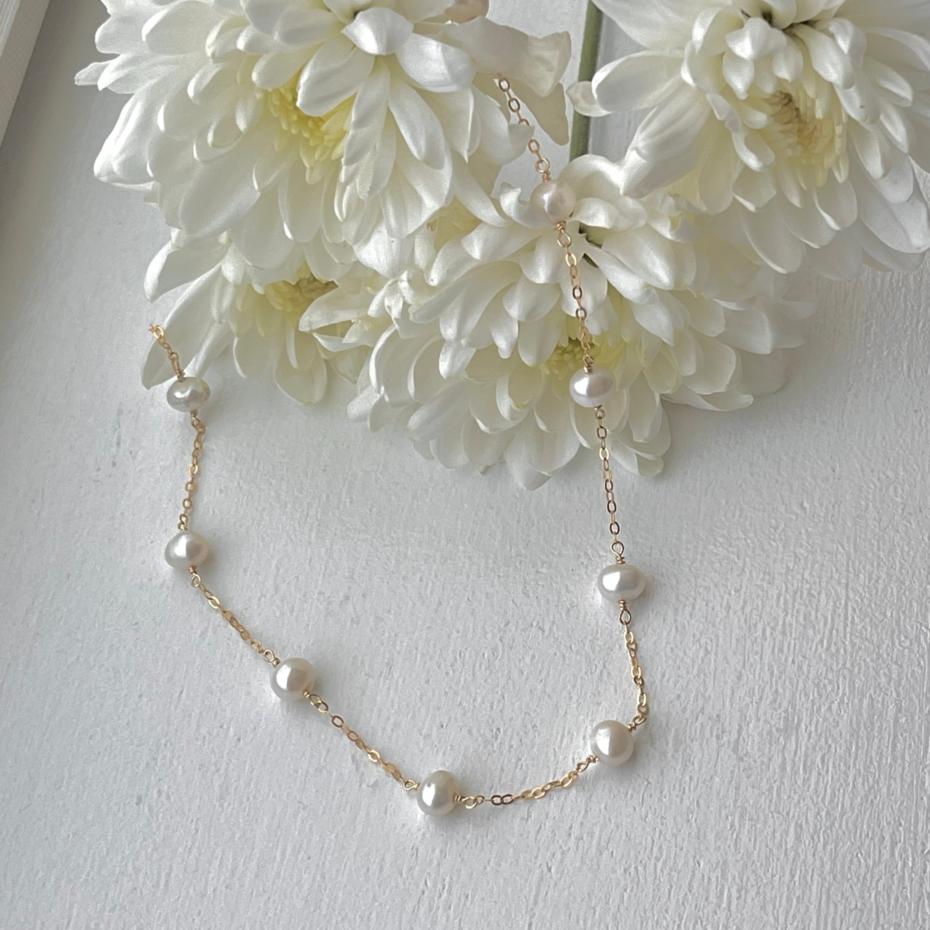 Pearl necklace in 14k Gold filled Image 2