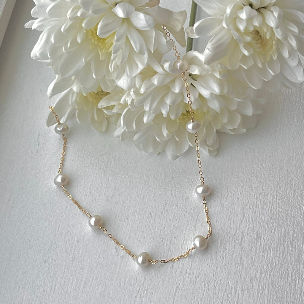Pearl necklace in 14k Gold filled
