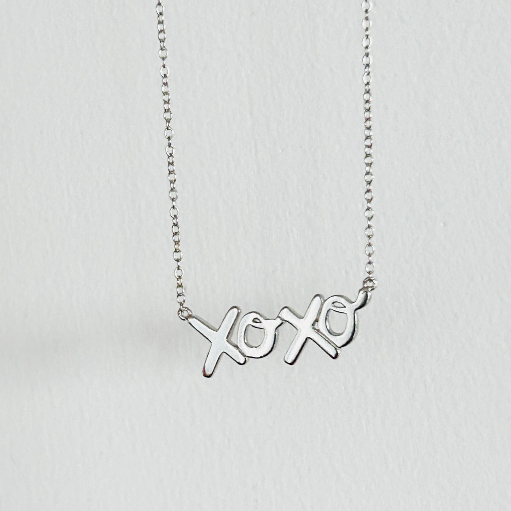 XOXO necklace in silver for women