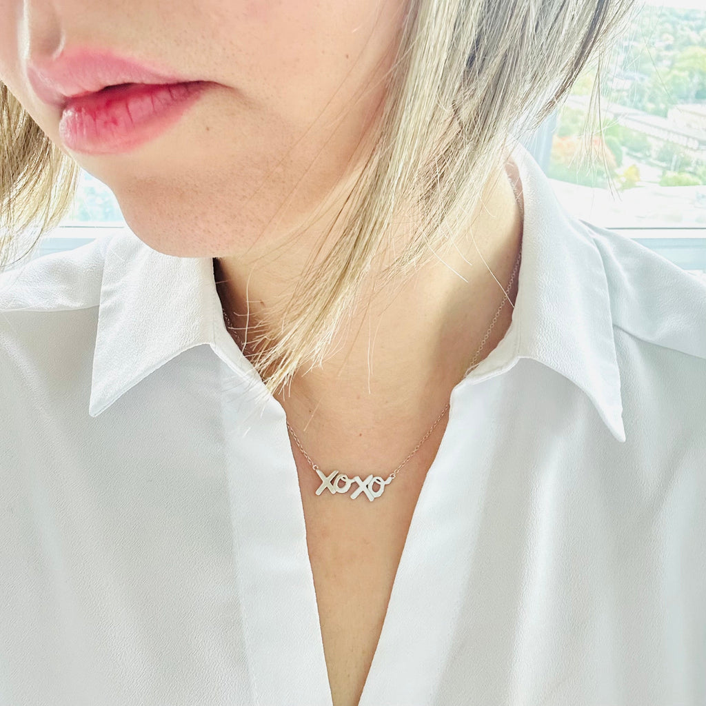 XOXO necklace in silver for women