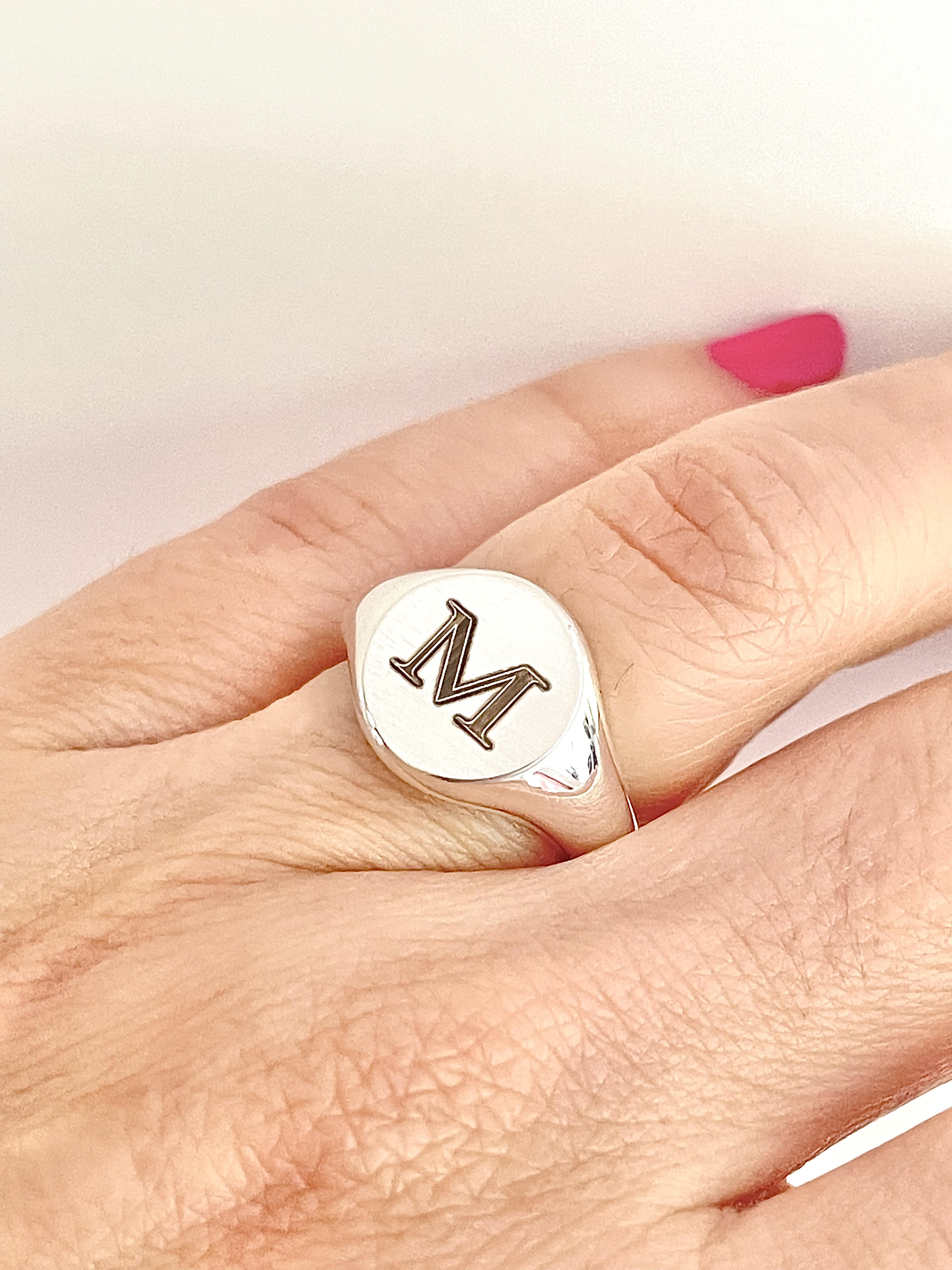 Sterling silver round signet ring Image 1