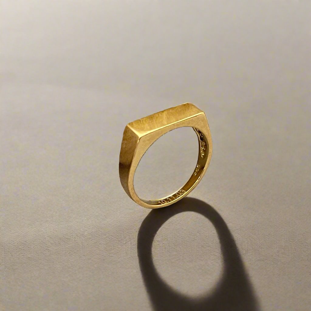 Engravable Rectangle Ring For Women And Men In Silver And Gold