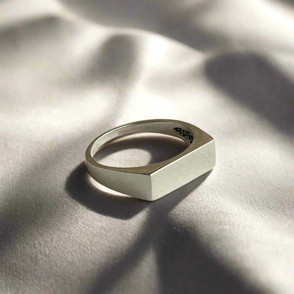 Engravable Rectangle Ring For Women And Men In Silver And Gold