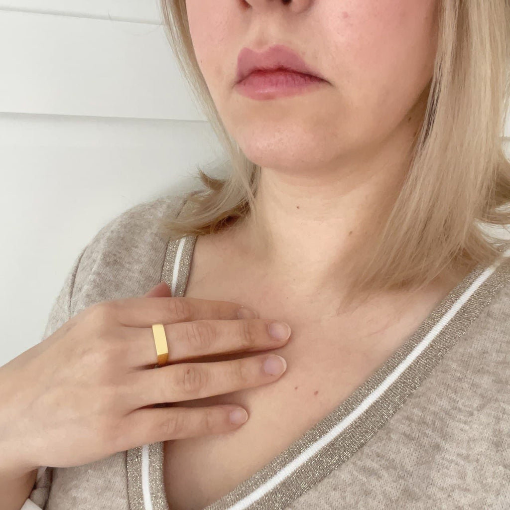 Engravable Rectangle Ring For Women And Men In Silver And Gold