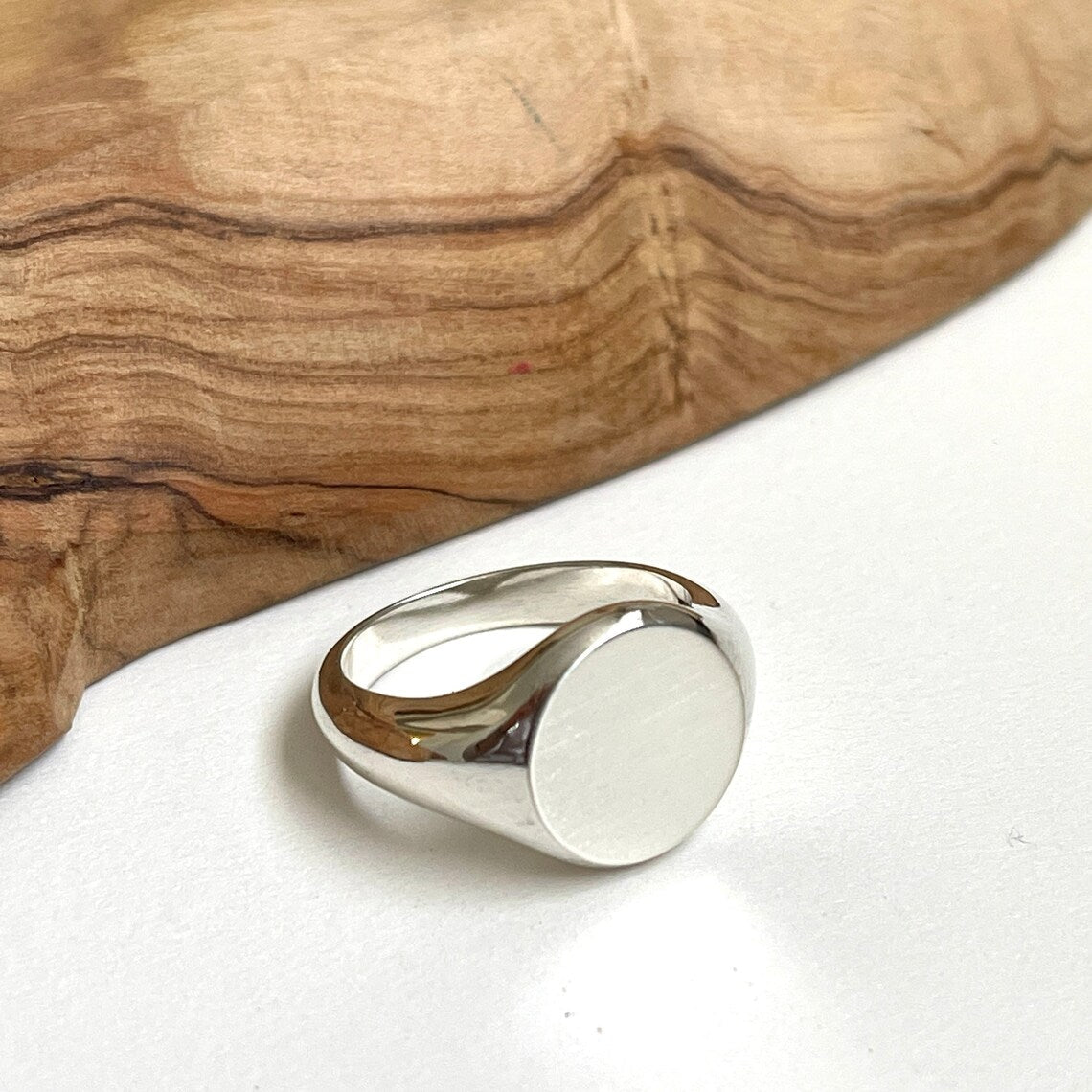 Sterling silver round signet ring Image 2