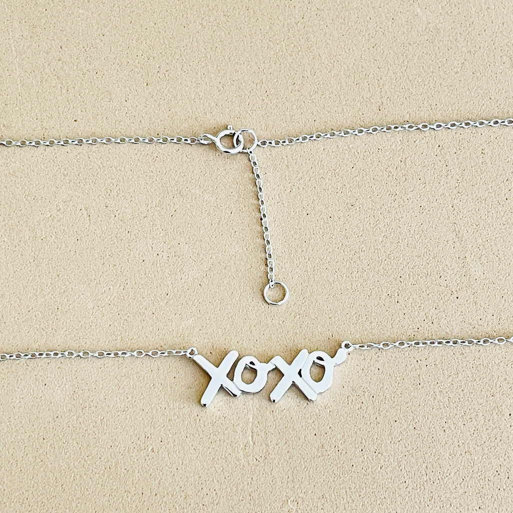 XOXO necklace in silver for women