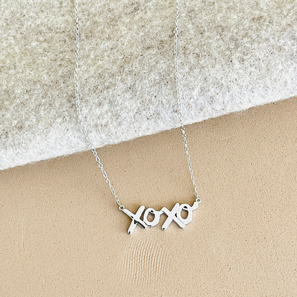 XOXO necklace in silver for women
