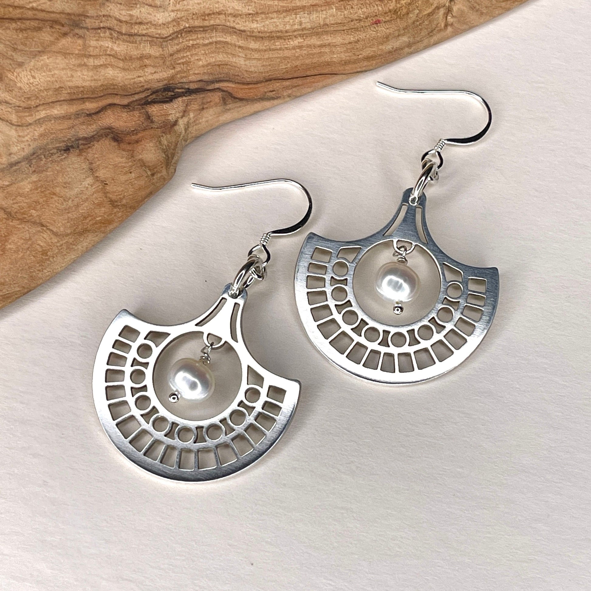 Drop silver pearl earrings - KIA JEWELRY SHOP