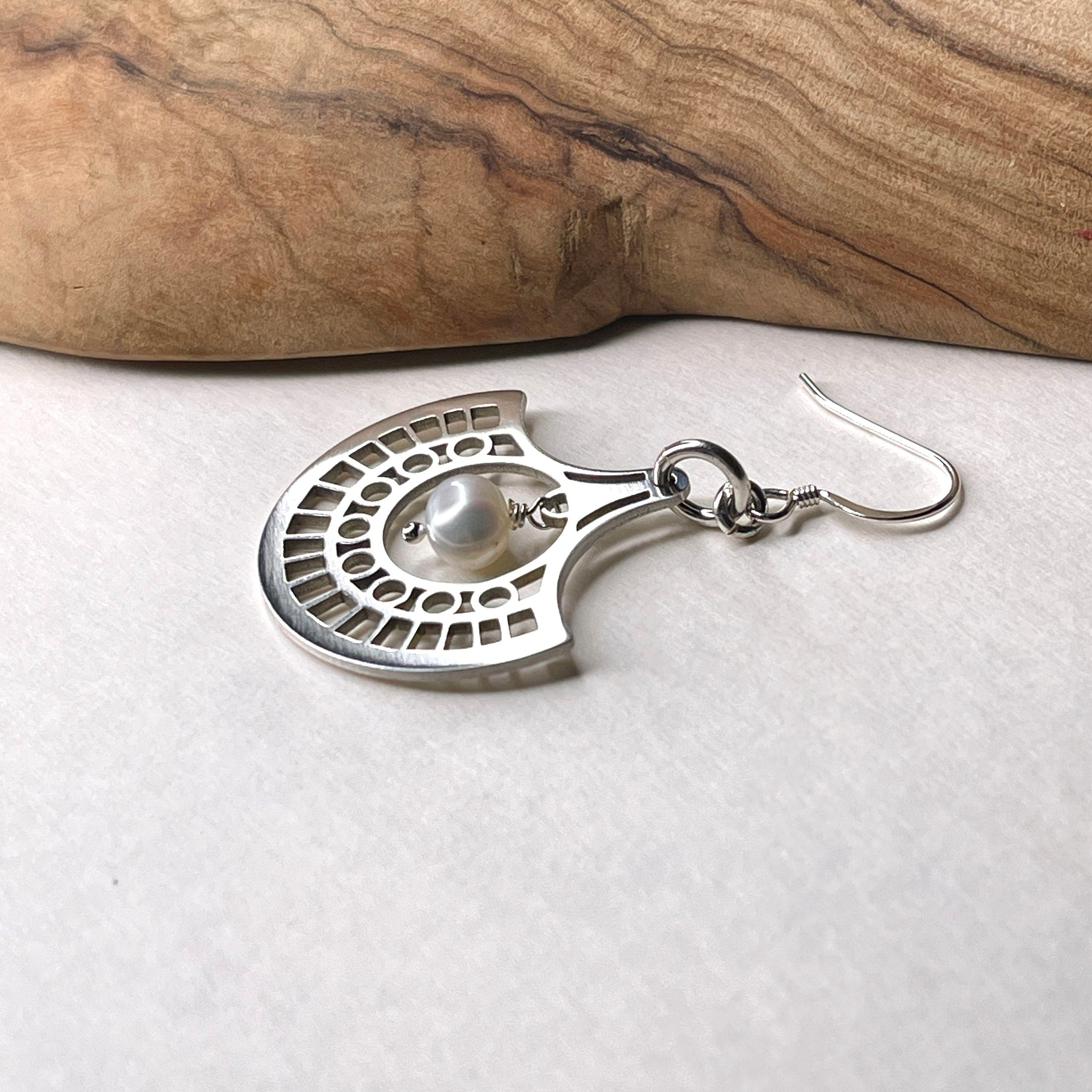 Drop silver pearl earrings - KIA JEWELRY SHOP